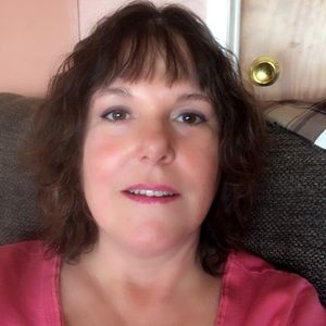 Meet your Posher, Cynthia